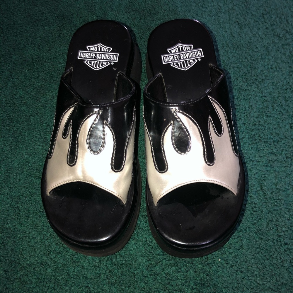 Woman’s Harley Davidson flip flops size 7m